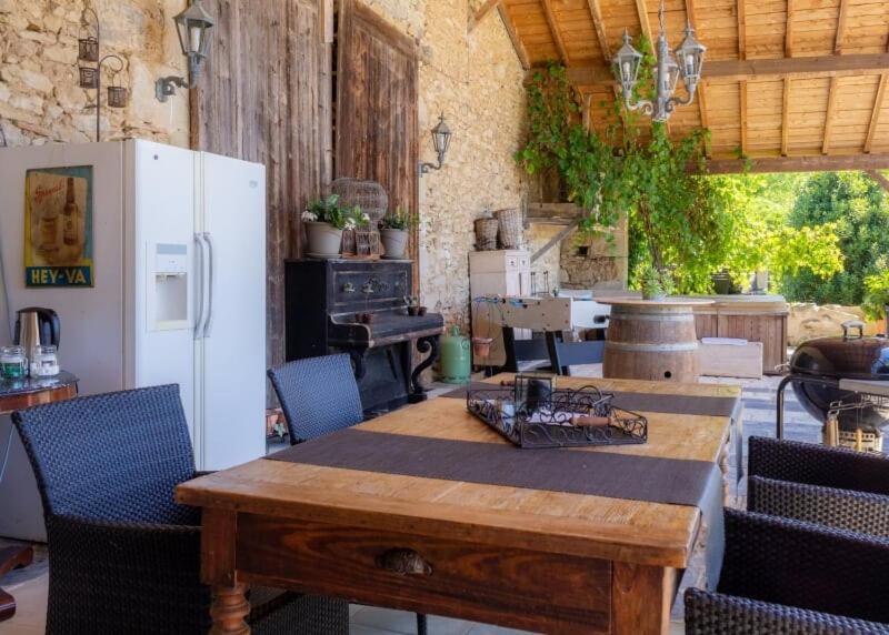 Bed and Breakfast En Bord De Riviere Casseneuil Екстер'єр фото